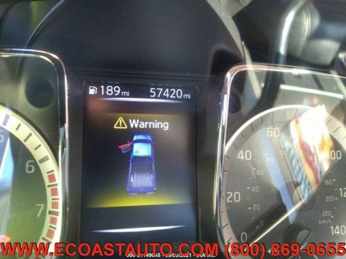 Used 2017 Nissan Titan SV image 8