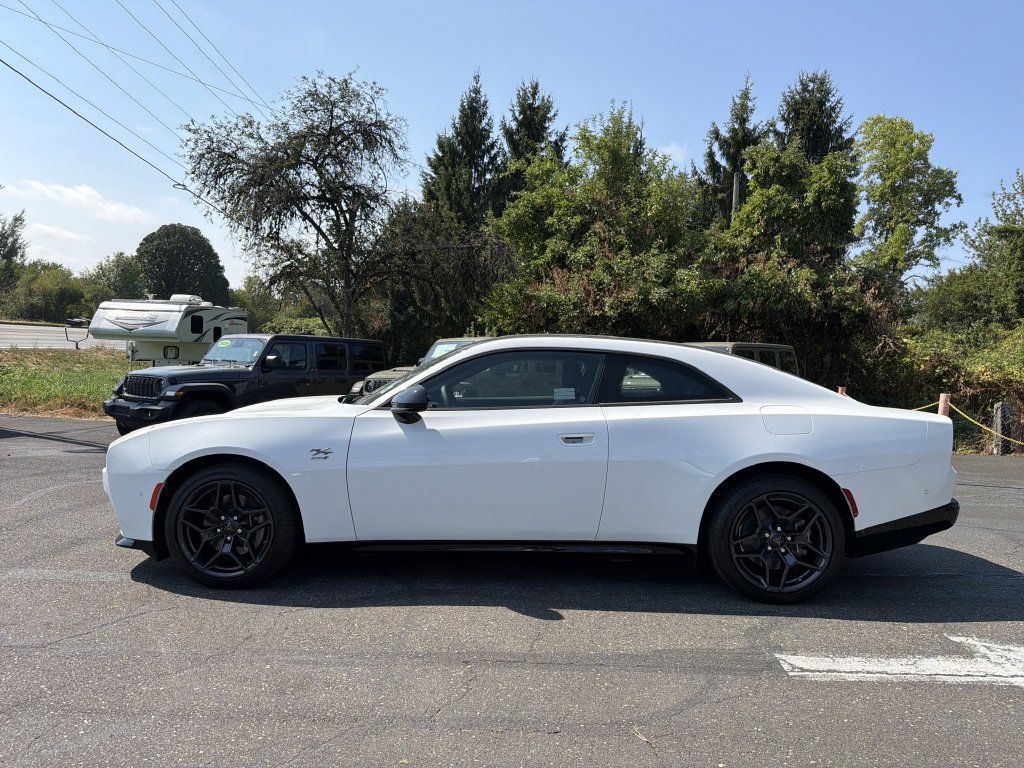 Used 2024 Dodge Charger Daytona R/T w/ Plus Group AWD/4WD image 3