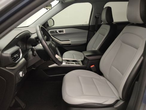 Used 2021 Ford Explorer XLT w/ Equipment Group 202A image 17