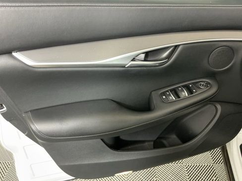 Used 2019 INFINITI QX50 Pure image 24