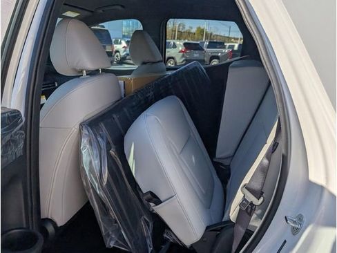 New 2026 Hyundai Santa Cruz SEL FWD image 12