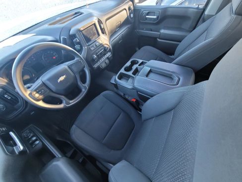 Used 2020 Chevrolet Silverado 1500 Custom w/ Custom Value Package image 12