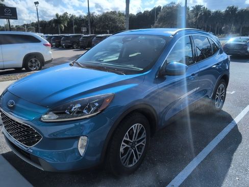 Used 2020 Ford Escape SEL image 2