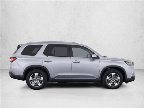 Used 2025 Honda Pilot EX-L image 8