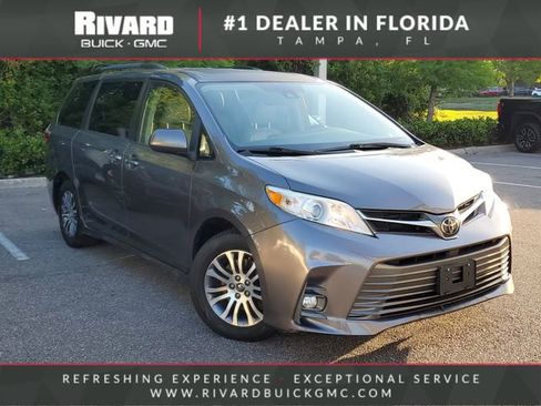 Used 2020 Toyota Sienna XLE FWD image 1