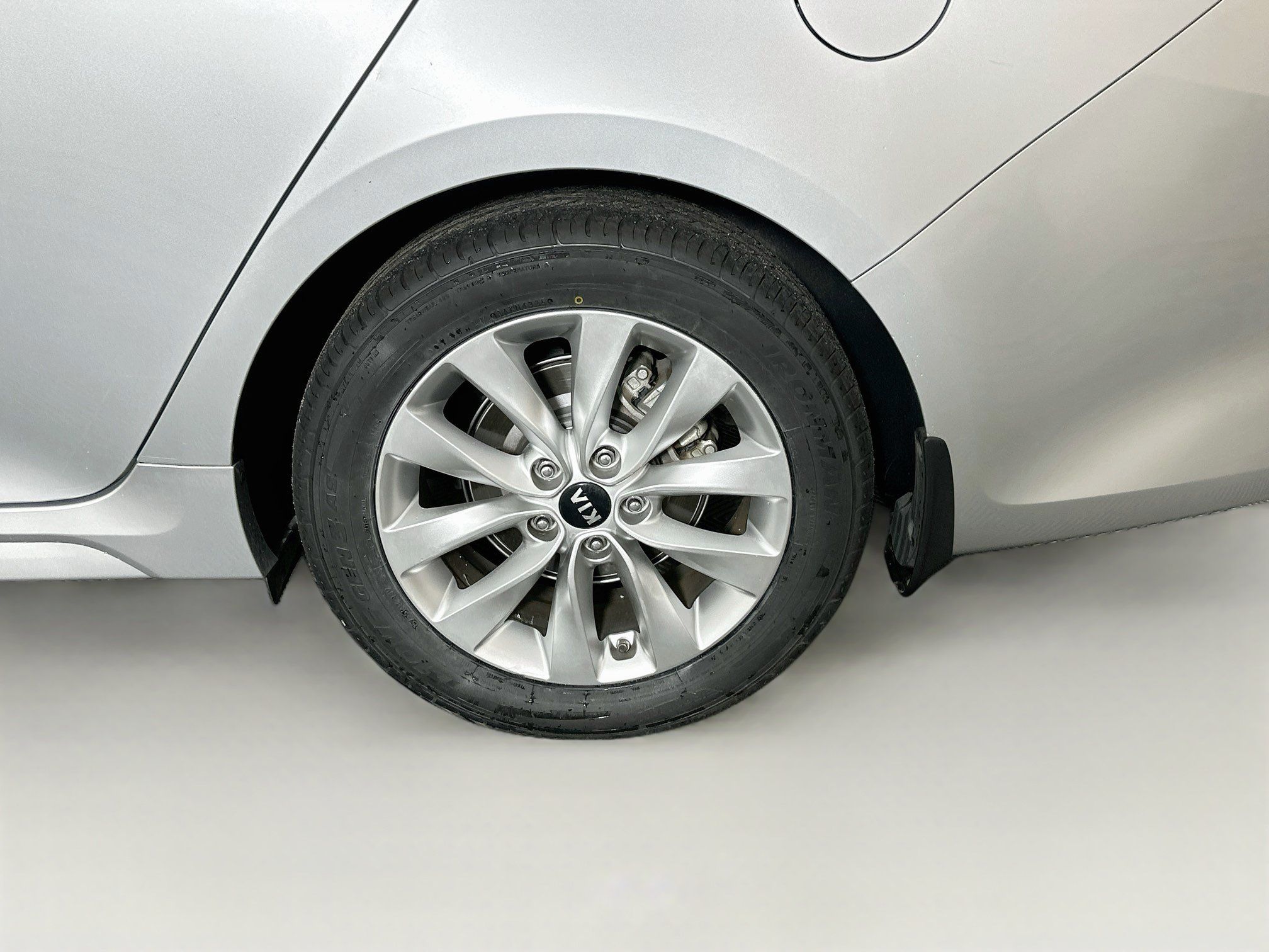 Used 2018 Kia Optima LX w/ 17" Alloy Wheels Package FWD image 11