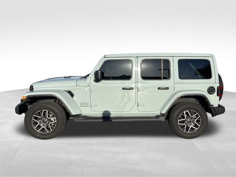 Used 2024 Jeep Wrangler Unlimited Sahara AWD/4WD image 11