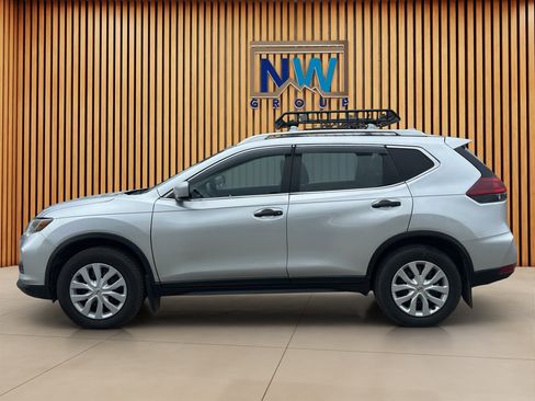 Used 2018 Nissan Rogue S image 34