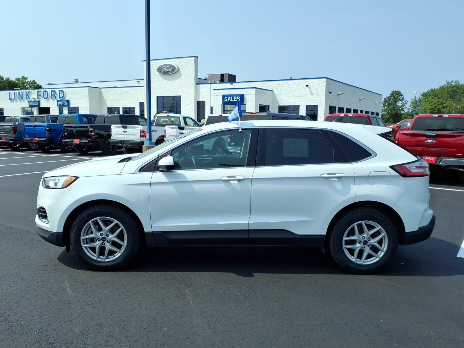 Used 2022 Ford Edge SEL AWD/4WD image 2