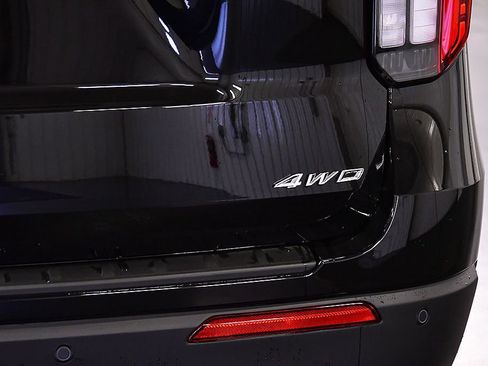 New 2026 Ford Explorer Platinum image 11