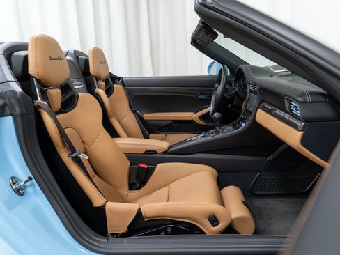Certified 2019 Porsche 911 Speedster RWD image 41