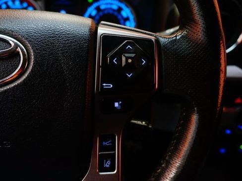 Used 2019 Toyota Tacoma SR5 AWD/4WD image 25