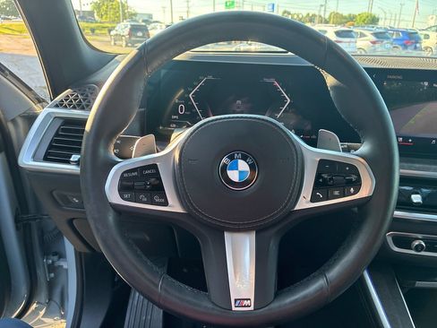 Used 2025 BMW X5 xDrive40i AWD/4WD image 12