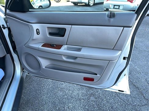 Used 2005 Mercury Sable LS image 20