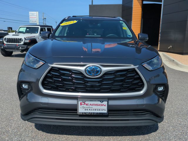 Used 2023 Toyota Highlander XLE AWD/4WD image 9