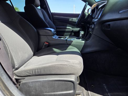 Used 2016 Dodge Charger SXT image 12