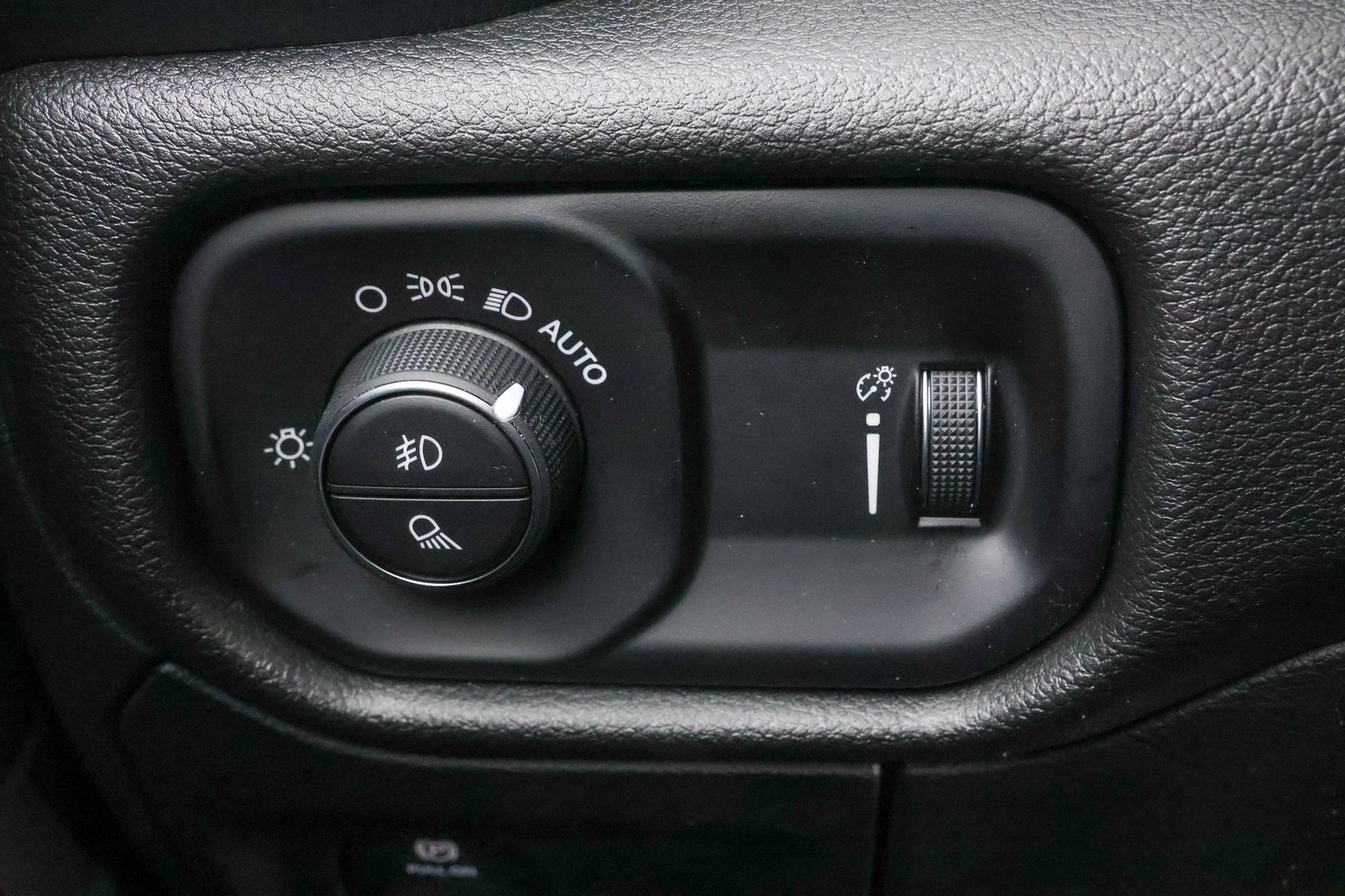 New 2026 RAM 1500 Express AWD/4WD image 29