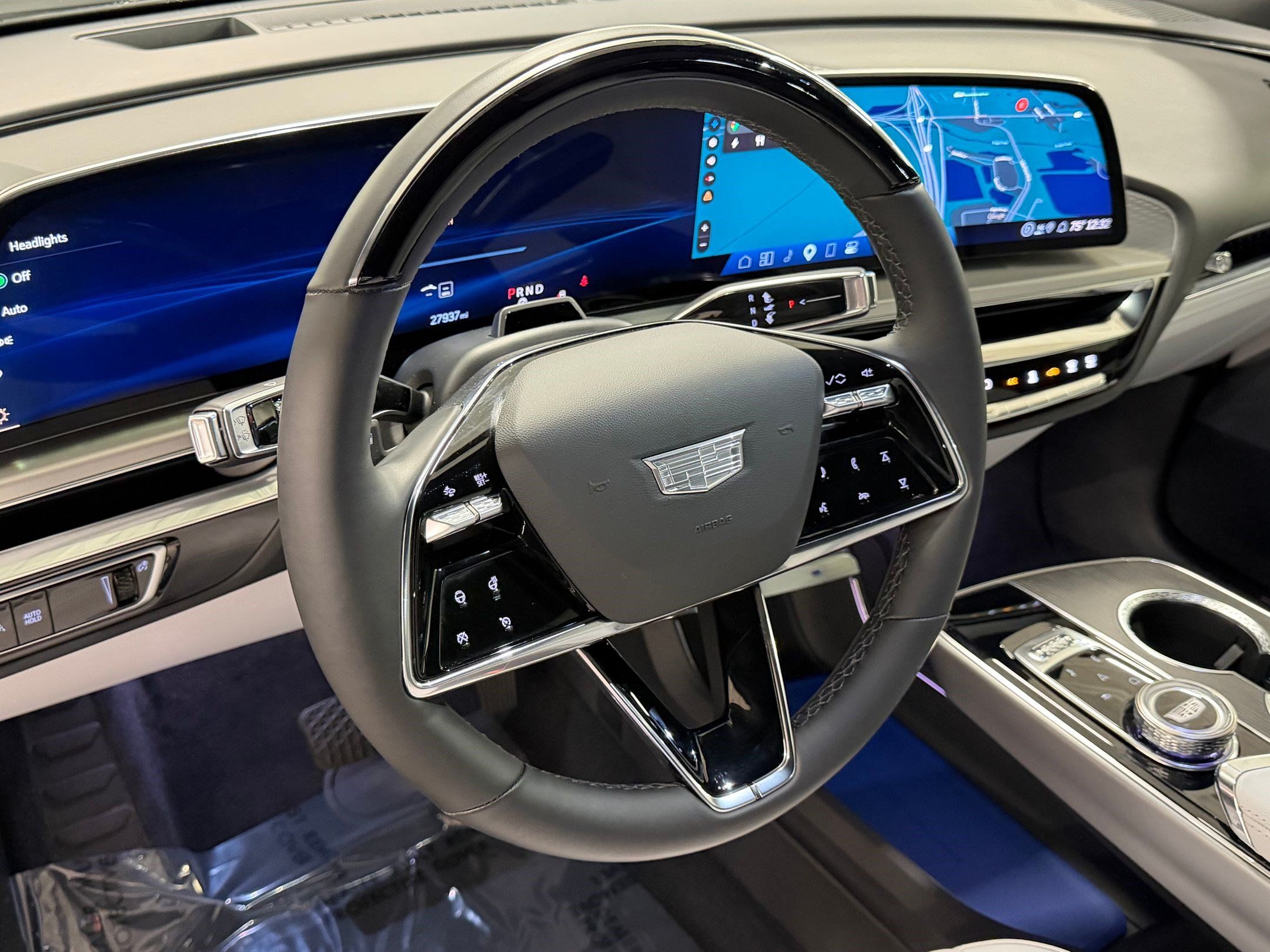 Certified 2024 Cadillac Lyriq Sport AWD/4WD image 4