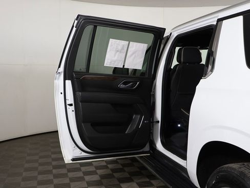 Used 2023 Chevrolet Suburban Premier AWD/4WD image 25