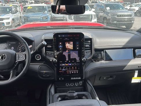 New 2026 RAM 2500 Limited AWD/4WD image 23
