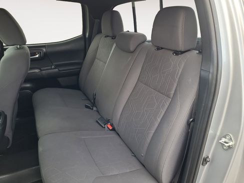 Used 2019 Toyota Tacoma TRD Sport AWD/4WD image 13