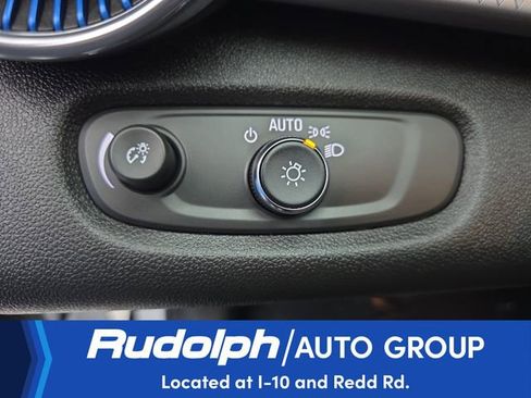 Used 2025 Chevrolet Trax LT w/ LT Convenience Package FWD image 12