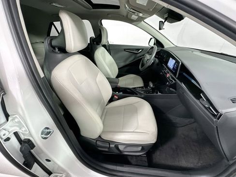 Used 2023 Kia Niro EX Touring FWD image 30