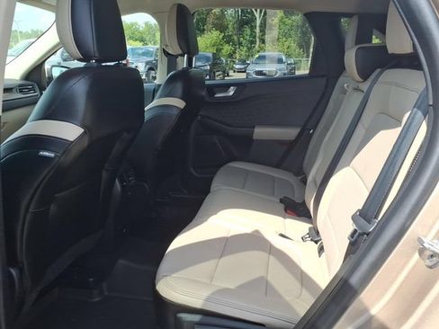 Certified 2020 Ford Escape Titanium AWD/4WD image 9
