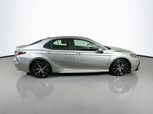 Used 2023 Toyota Camry SE FWD image 7