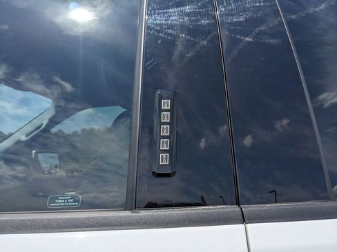 Used 2022 Ford F150 Lariat w/ FX4 Off-Road Package AWD/4WD image 23