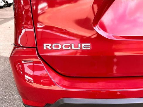 Used 2017 Nissan Rogue SV FWD image 10