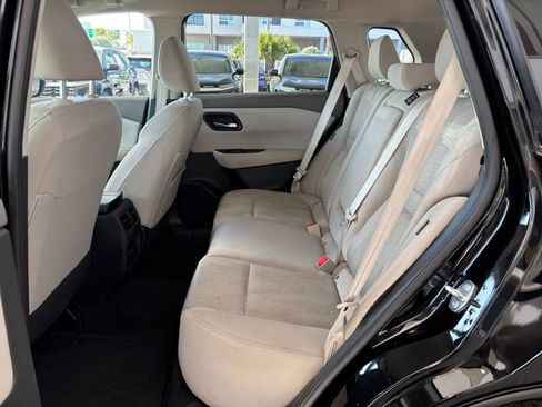 Used 2025 Nissan Rogue SV image 29