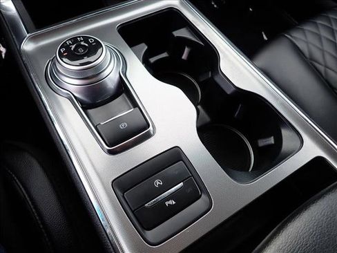 Used 2024 Ford Edge Titanium image 20