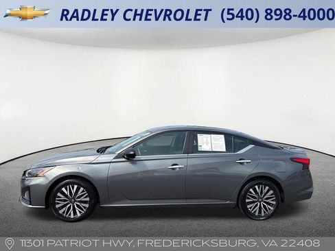 Used 2025 Nissan Altima 2.5 SV FWD image 16