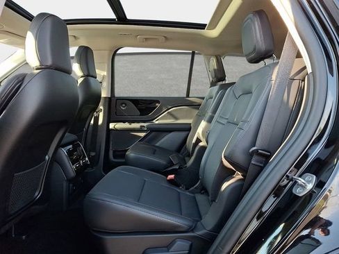 New 2026 Lincoln Aviator AWD image 10