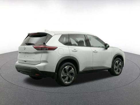 Used 2025 Nissan Rogue SV AWD/4WD image 9