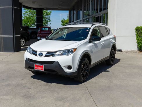 Used 2015 Toyota RAV4 LE AWD/4WD image 3
