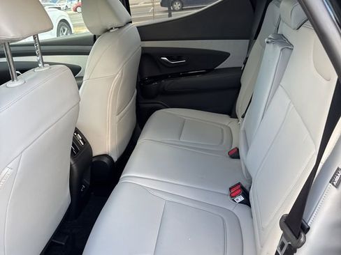 Used 2025 Hyundai Santa Cruz SEL AWD/4WD image 12