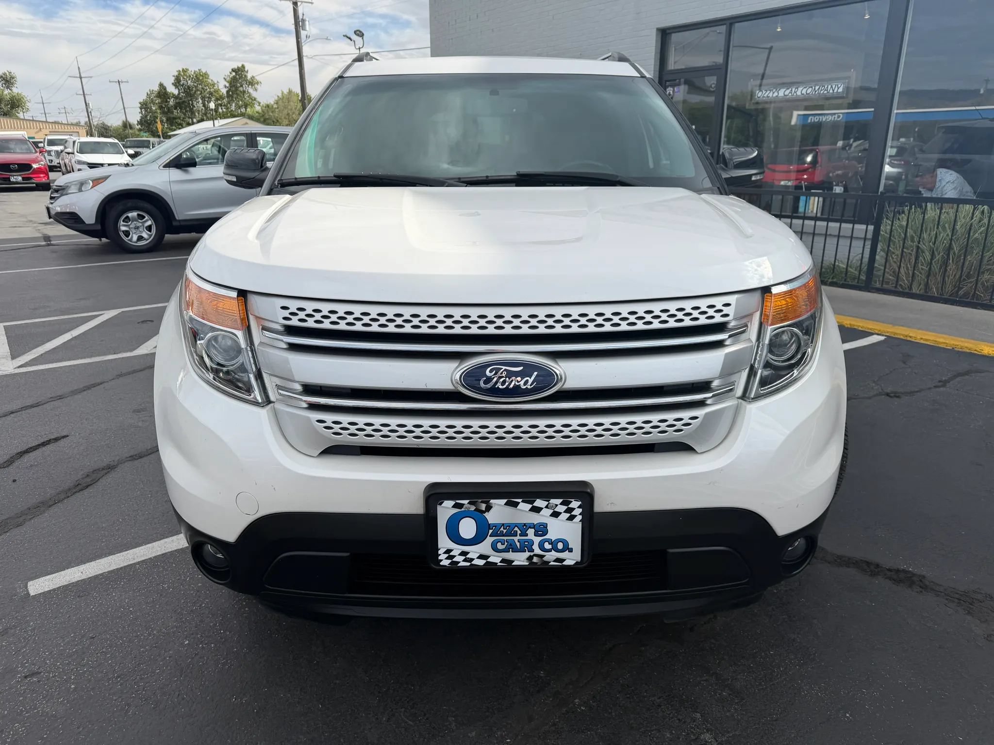Used 2014 Ford Explorer XLT w/ Equipment Group 202A AWD/4WD image 3
