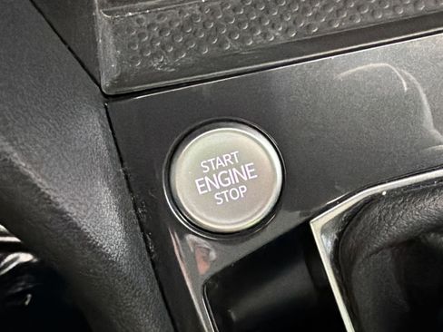 Used 2024 Volkswagen Tiguan SE w/ Panoramic Sunroof Package image 26