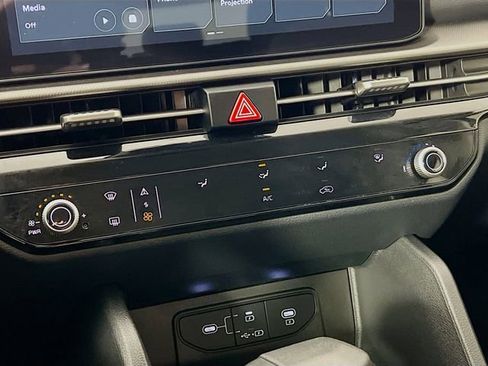 Used 2026 Kia Sportage LX w/ LX Convenience Package image 19