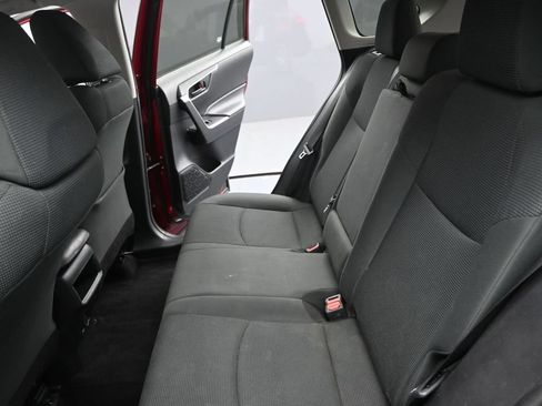 Used 2021 Toyota RAV4 LE AWD/4WD image 15