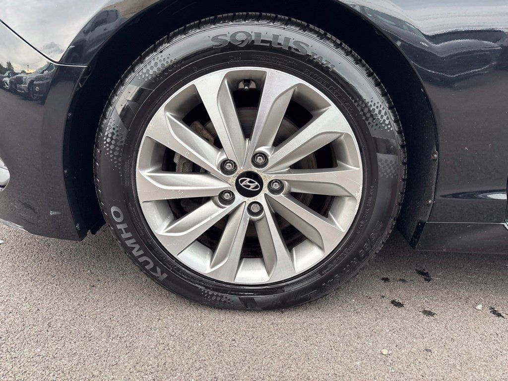 Used 2017 Hyundai Sonata Sport w/ Value Edition Package 02 FWD image 10