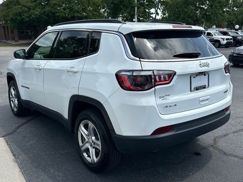 Used 2024 Jeep Compass Latitude w/ Altitude Special Edition AWD/4WD image 5