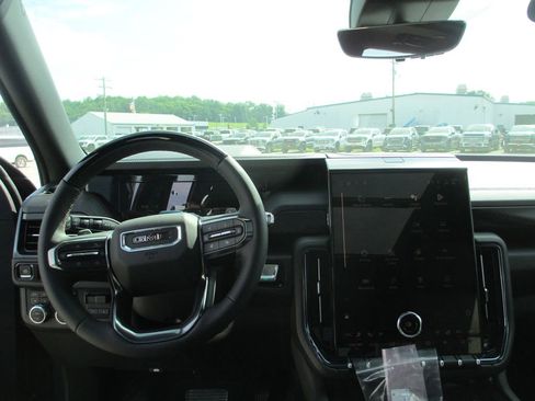 New 2026 GMC Yukon AT4 w/ AT4 Premium Plus Package AWD/4WD image 16
