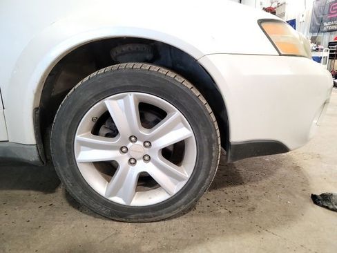 Used 2005 Subaru Outback 3.0R image 8