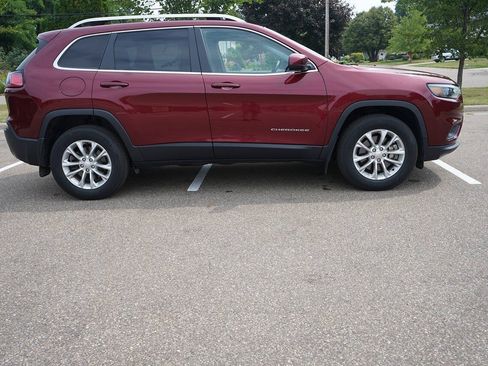 Used 2019 Jeep Cherokee Latitude w/ Cold Weather Group AWD/4WD image 5