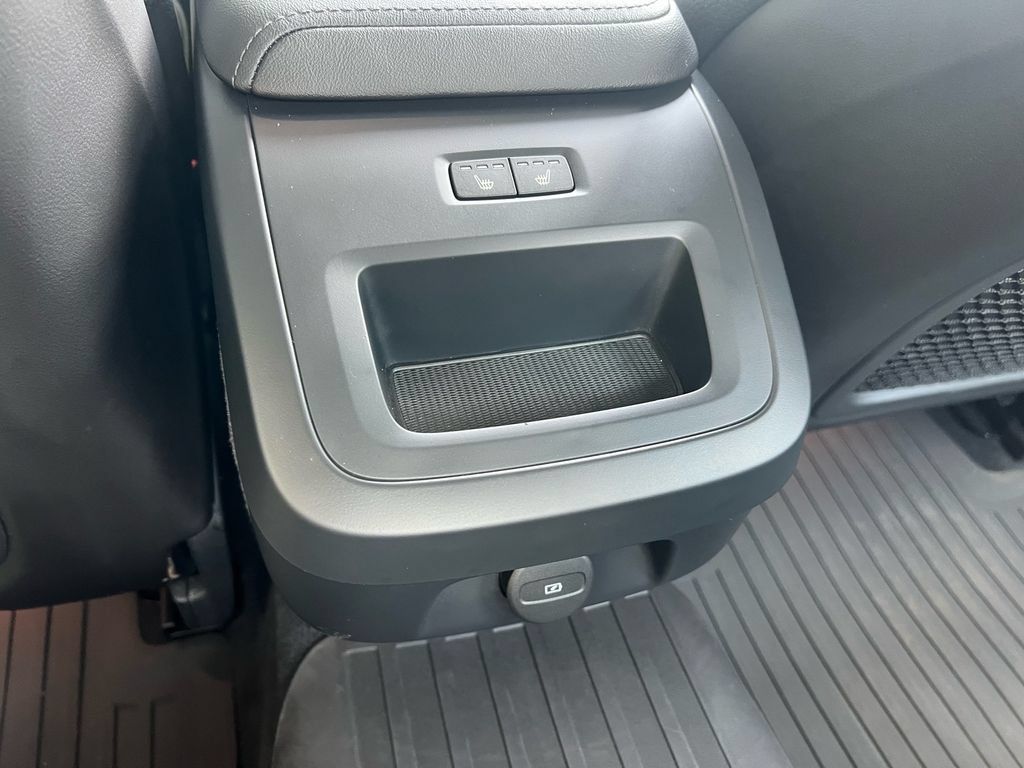 Certified 2024 Volvo S60 B5 Plus AWD/4WD image 24