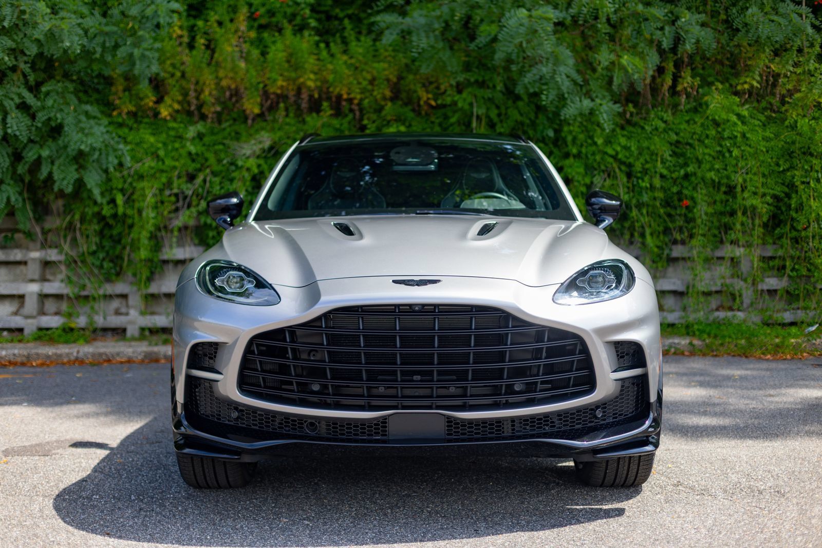 Used 2026 Aston Martin DBX 707 AWD/4WD image 2