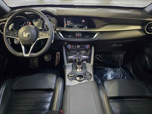 Used 2018 Alfa Romeo Stelvio Ti Sport image 9